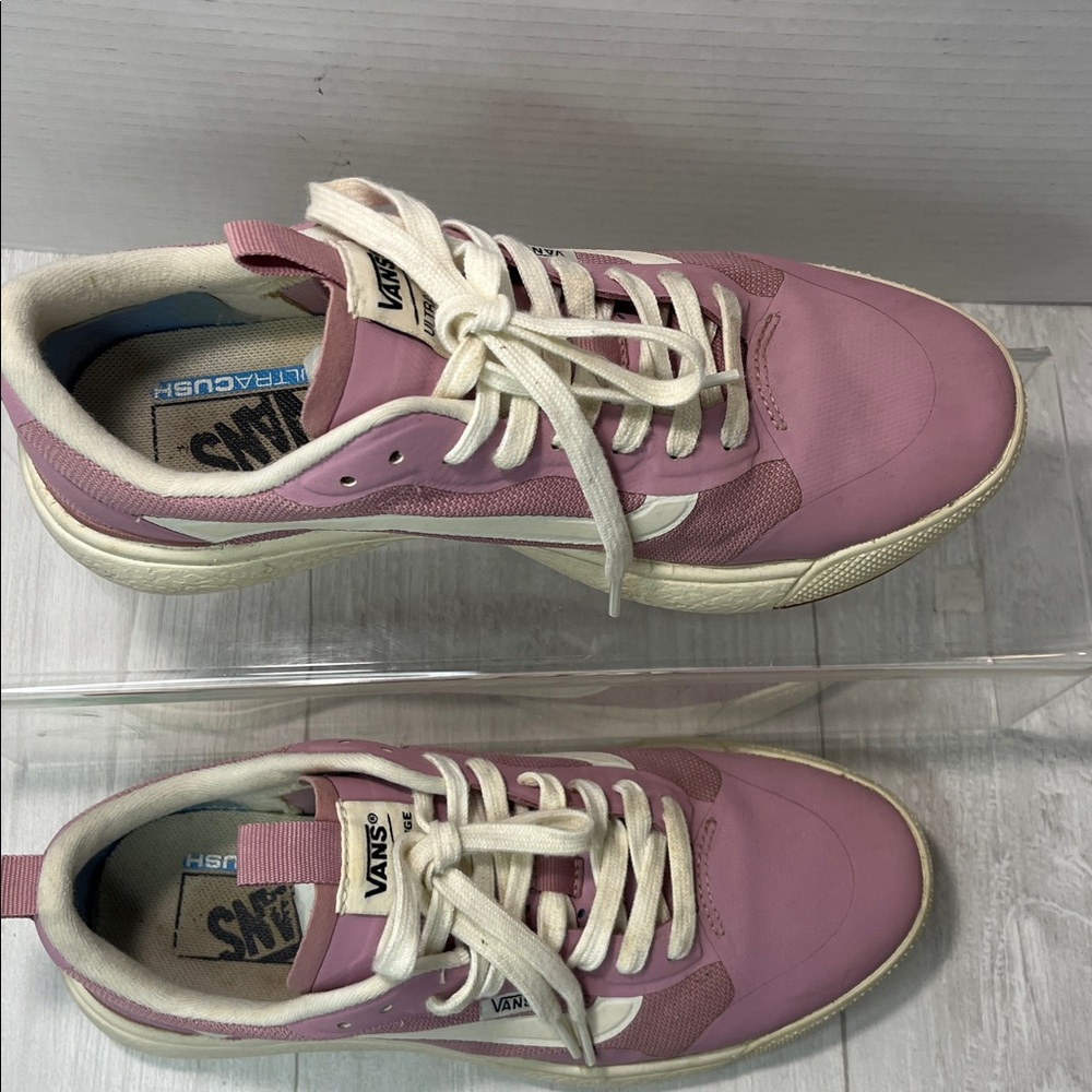Vans UltraRANGE Women's Lavender and White Sneakers. - Picture 4 of 15